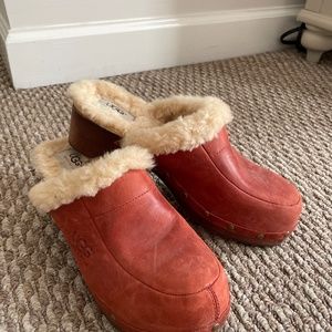 Vintage fur UGG clogs